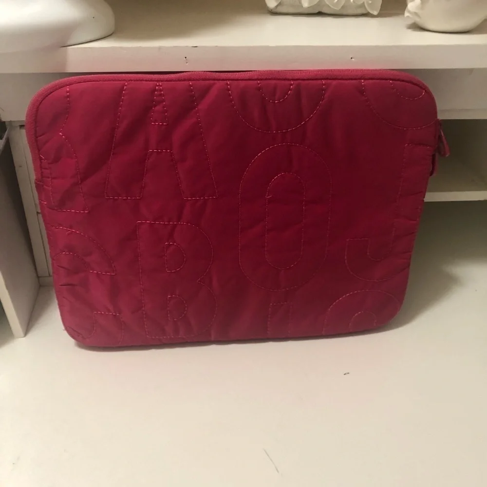 Marc Jacobs tablets or laptop case